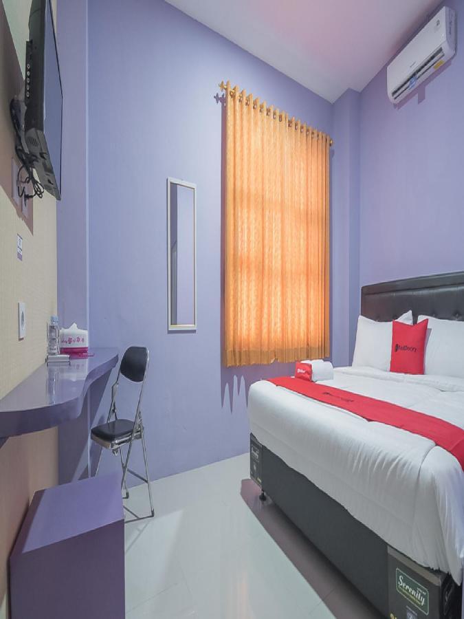Hotel Reddoorz @ Gatot Subroto Street Bandung 3 Exteriér fotografie
